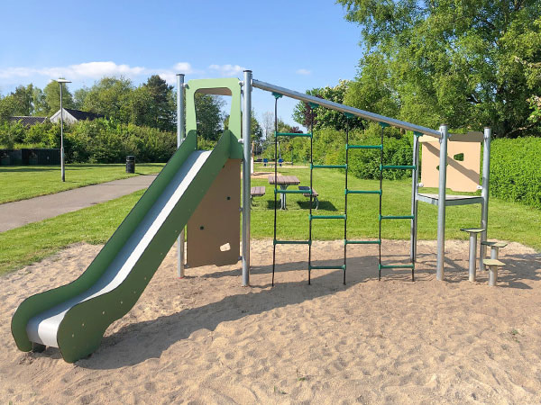 Legesystem som er billigt og vedligeholdelsefrit til offentligt brug og godkendt efter EN1176.