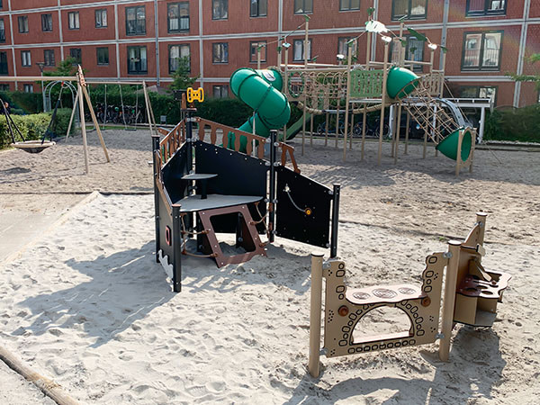 Stor legeplads til boligforening.